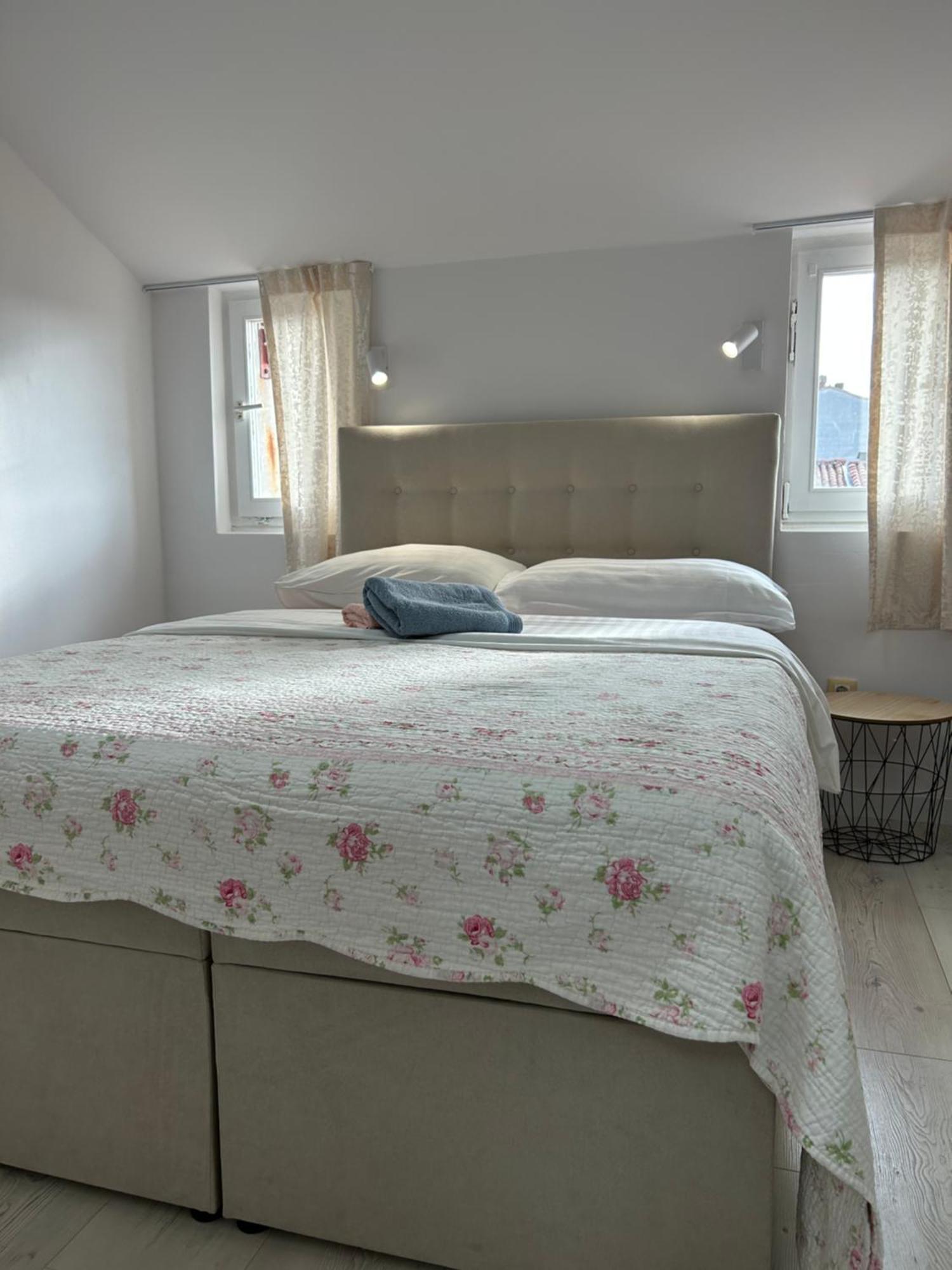 Apartments Oliva Пореч Екстериор снимка